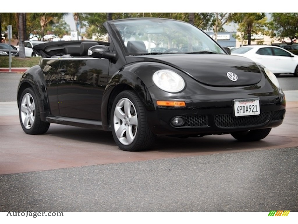 Black / Black Volkswagen New Beetle 2.5 Convertible
