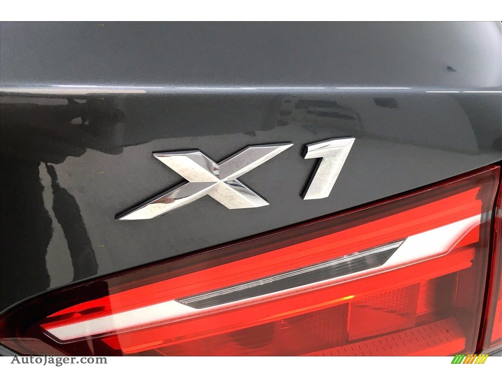 2017 X1 xDrive28i - Mineral Grey Metallic / Black photo #7