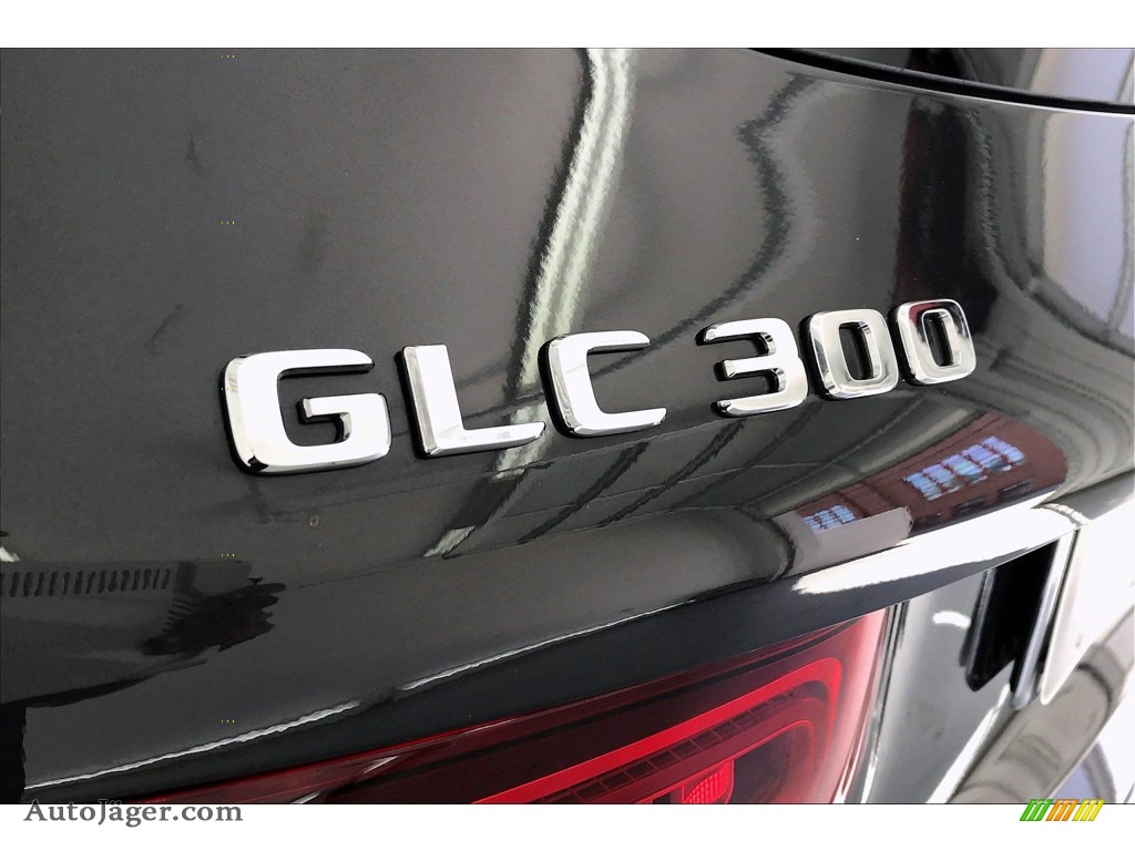 2020 GLC 300 - Graphite Grey Metallic / Silk Beige photo #27