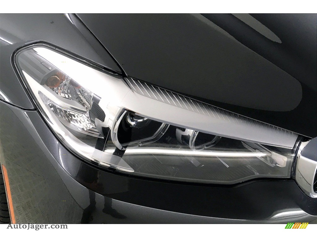 2020 5 Series 530i Sedan - Dark Graphite Metallic / Black photo #26