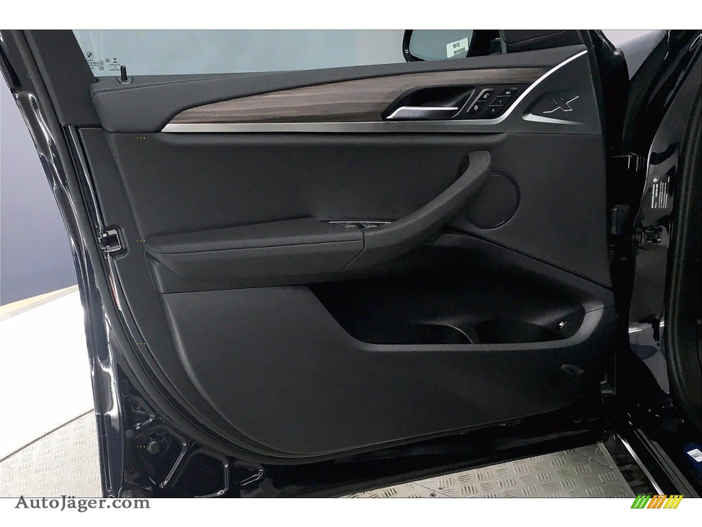 2021 X3 xDrive30e - Carbon Black Metallic / Black photo #13