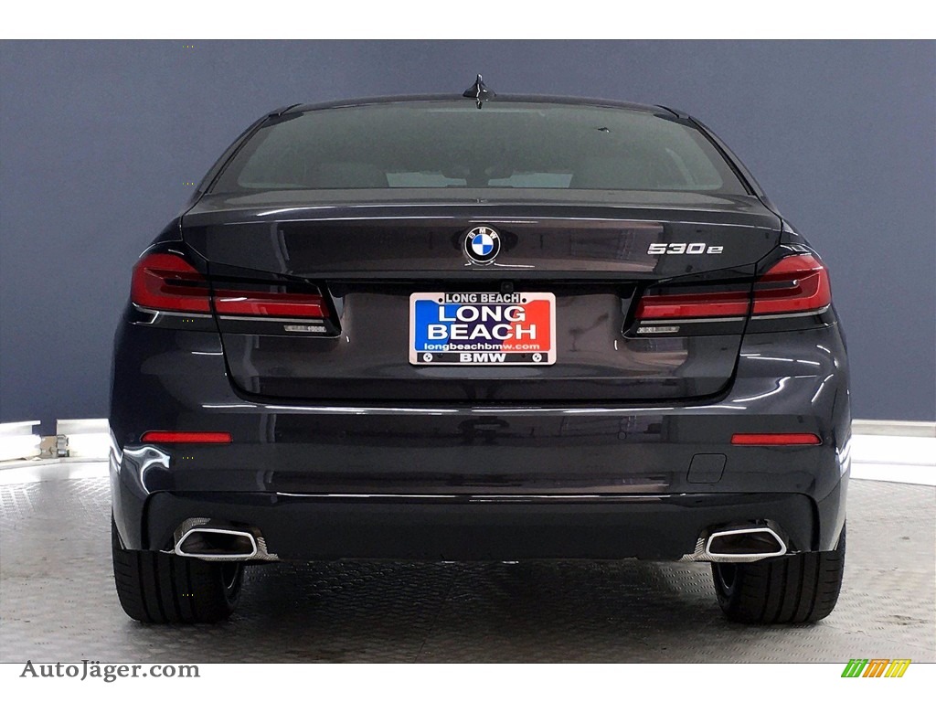 2021 5 Series 530e Sedan - Dark Graphite Metallic / Black photo #4