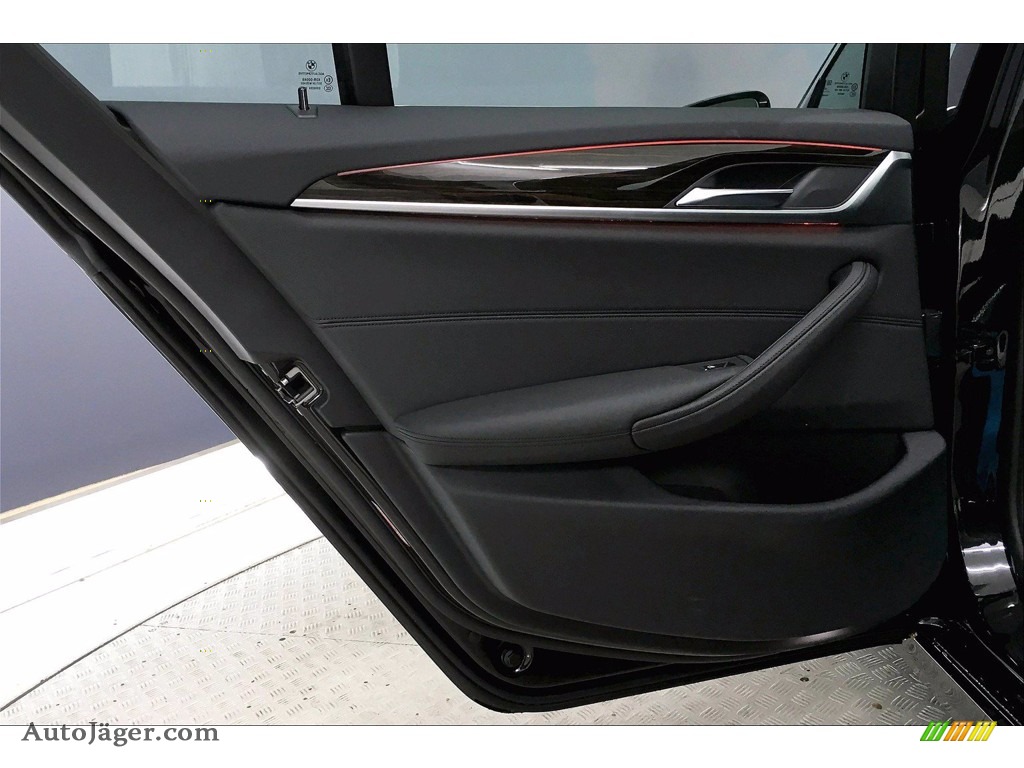 2020 5 Series 530i Sedan - Black Sapphire Metallic / Black photo #25