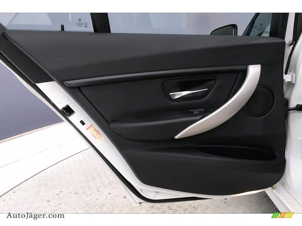 2018 3 Series 320i Sedan - Alpine White / Black photo #25