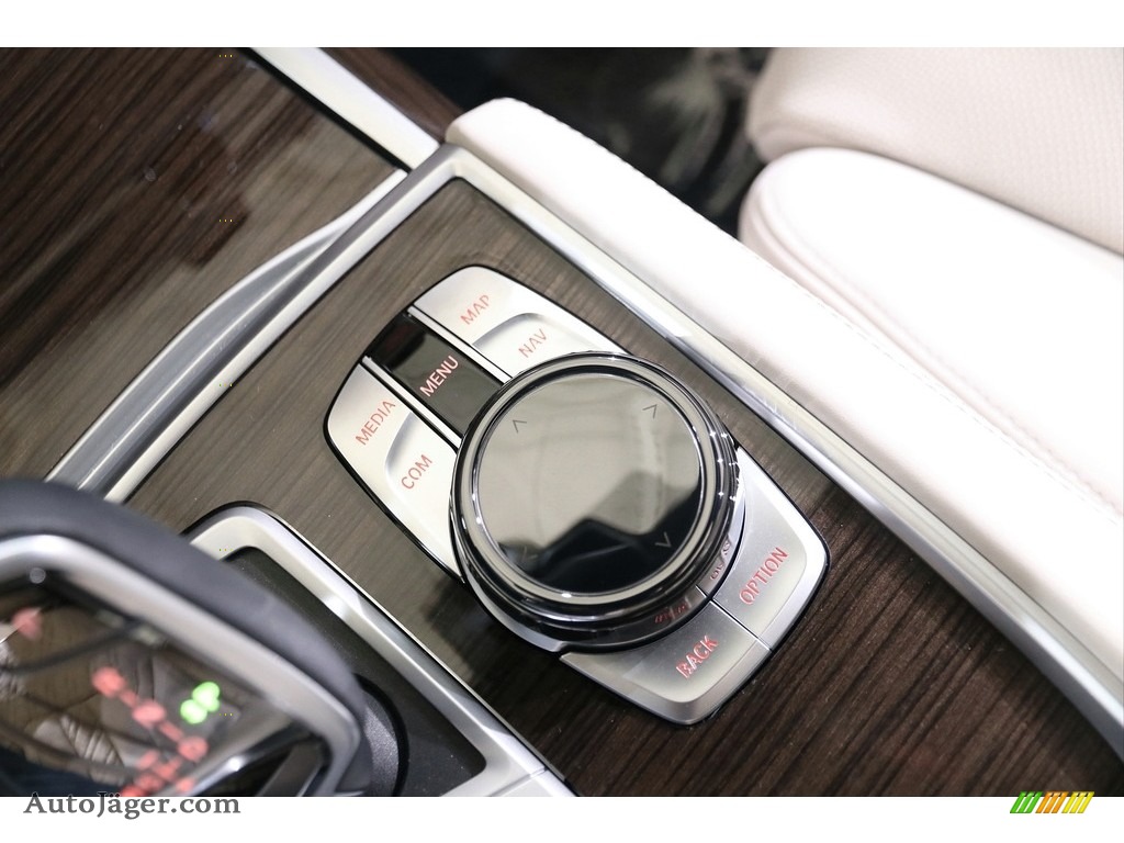 2020 7 Series 750i xDrive Sedan - Black Sapphire Metallic / Ivory White/Black photo #17
