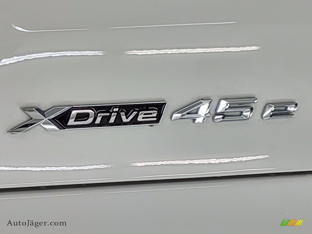 2021 X5 xDrive45e - Alpine White / Black photo #24