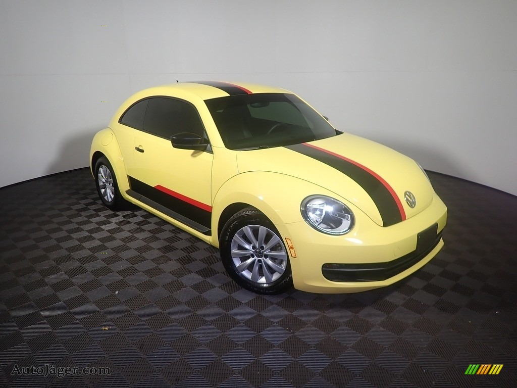 2015 Beetle 1.8T Classic - Yellow Rush / Titan Black photo #4