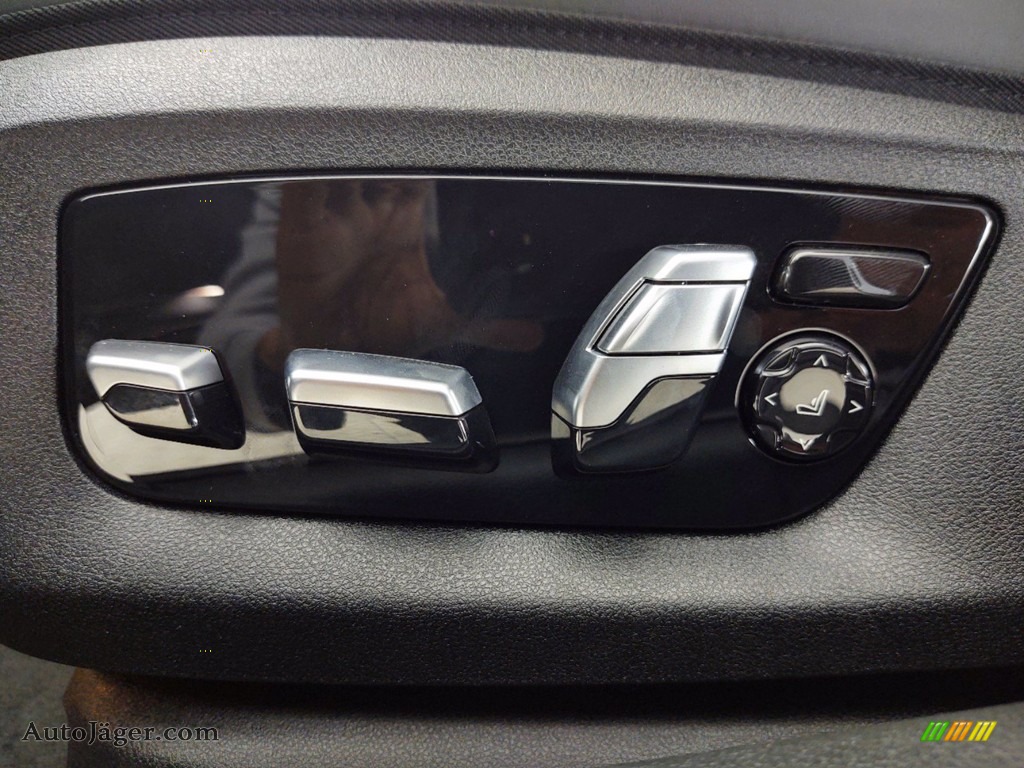 2021 5 Series M550i xDrive Sedan - Carbon Black Metallic / Black photo #11
