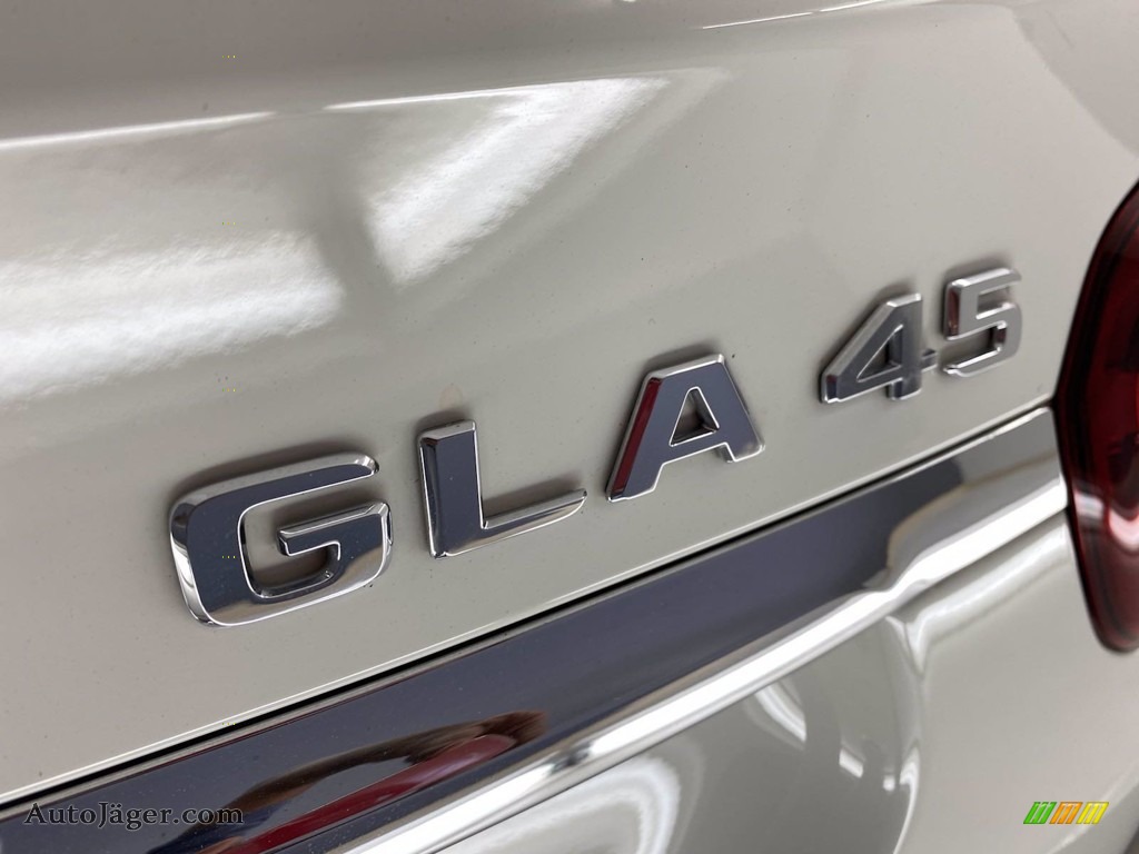 2018 GLA AMG 45 4Matic - Cirrus White / Black photo #11