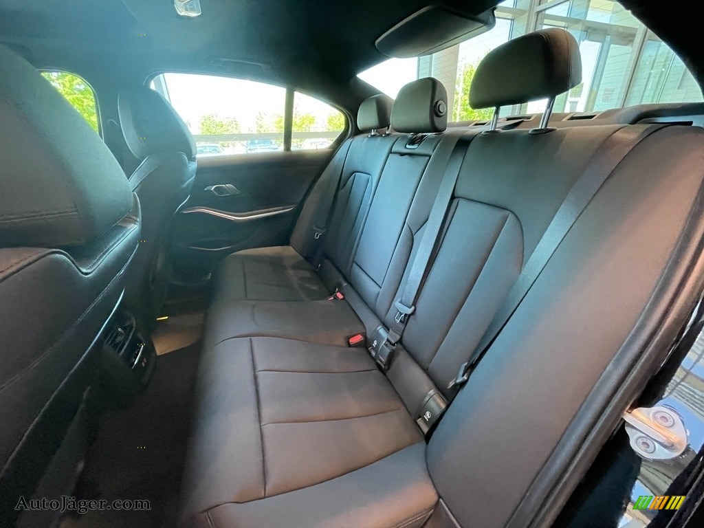 2021 3 Series 330i xDrive Sedan - Black Sapphire Metallic / Black photo #5