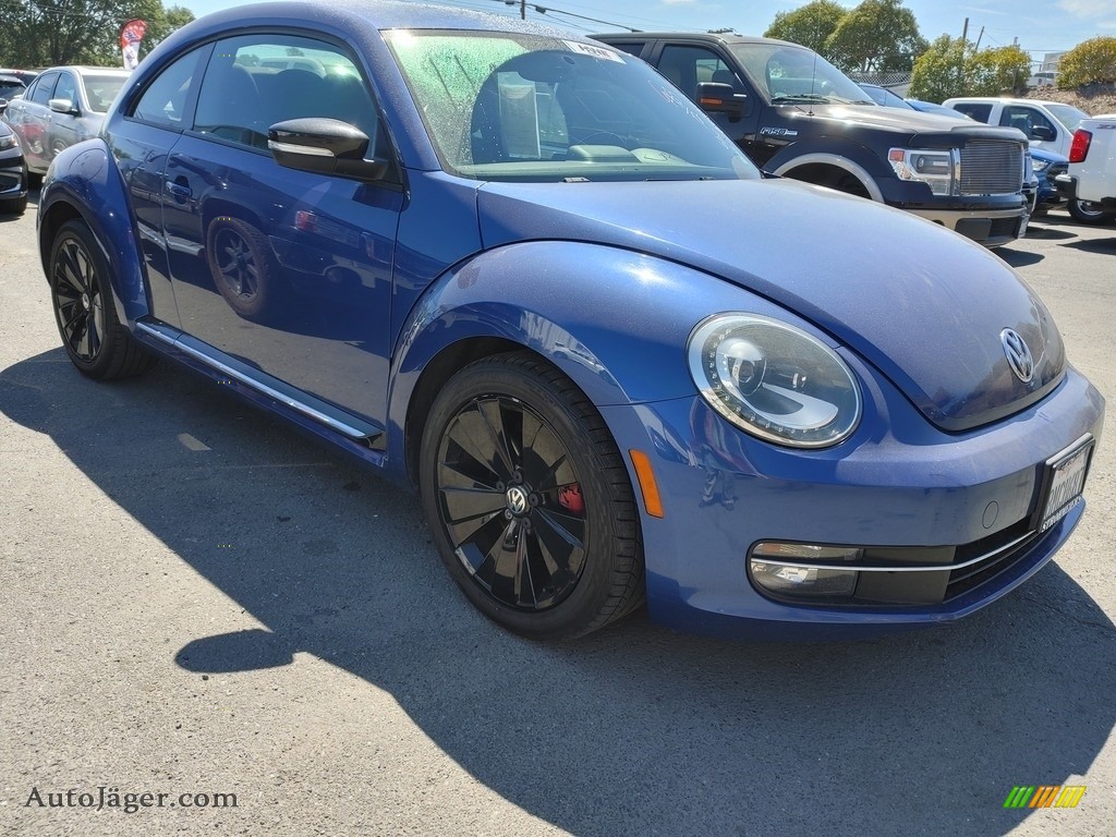 Reef Blue Metallic / Titan Black Volkswagen Beetle Turbo