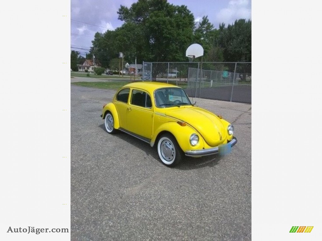Rally Yellow / Black Volkswagen Beetle Coupe