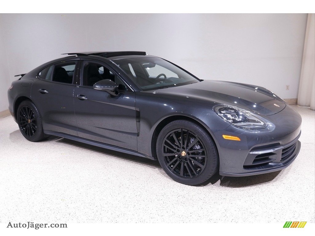 Agate Grey Metallic / Black Porsche Panamera 4