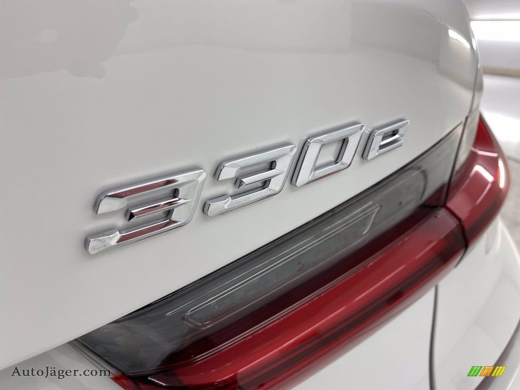2022 3 Series 330e Sedan - Alpine White / Cognac photo #8