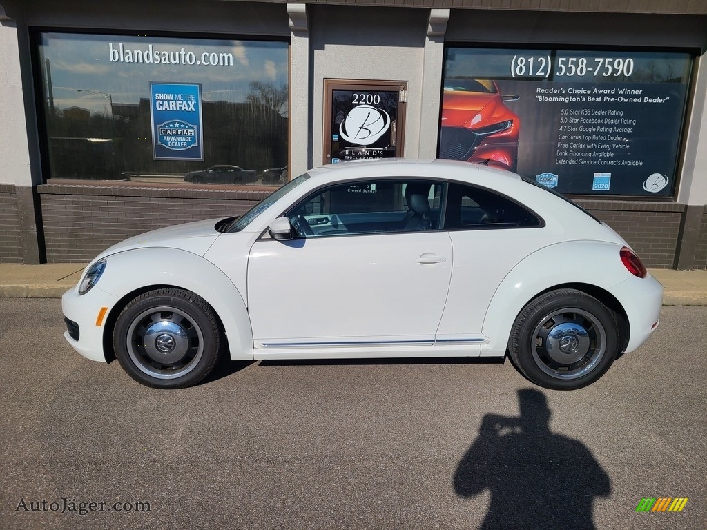 Candy White / Titan Black Volkswagen Beetle 2.5L