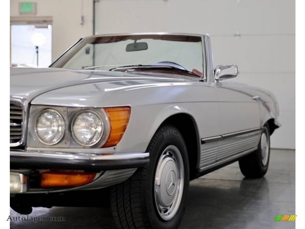 White Gray / Red Mercedes-Benz SL Class 450 SL Roadster