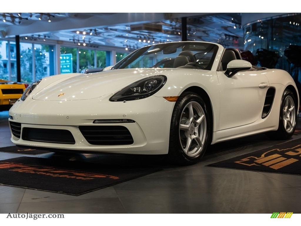 Carrara White Metallic / Black Porsche 718 Boxster 