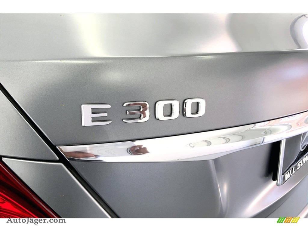 2019 E 300 Sedan - designo Selenite Grey Magno (Matte) / Black photo #31