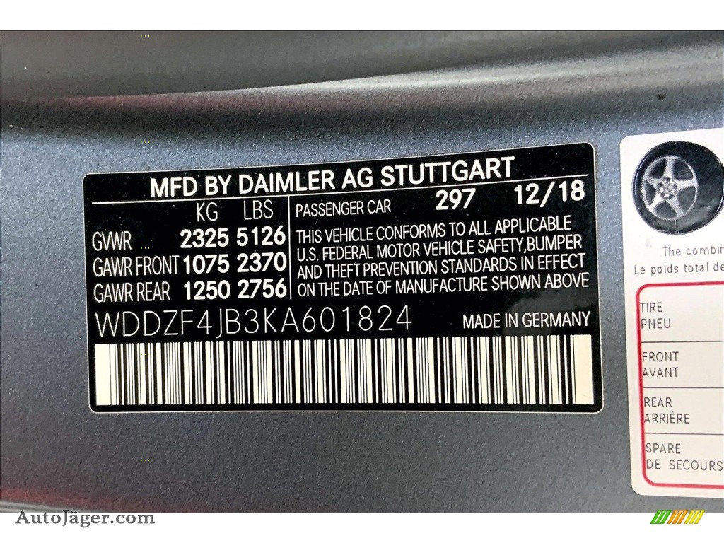 2019 E 300 Sedan - designo Selenite Grey Magno (Matte) / Black photo #33