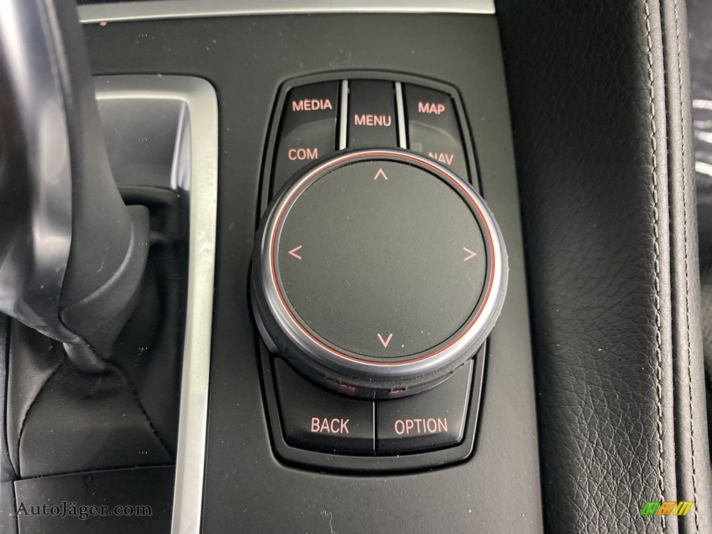 2019 X6 xDrive50i - Space Gray Metallic / Black photo #28
