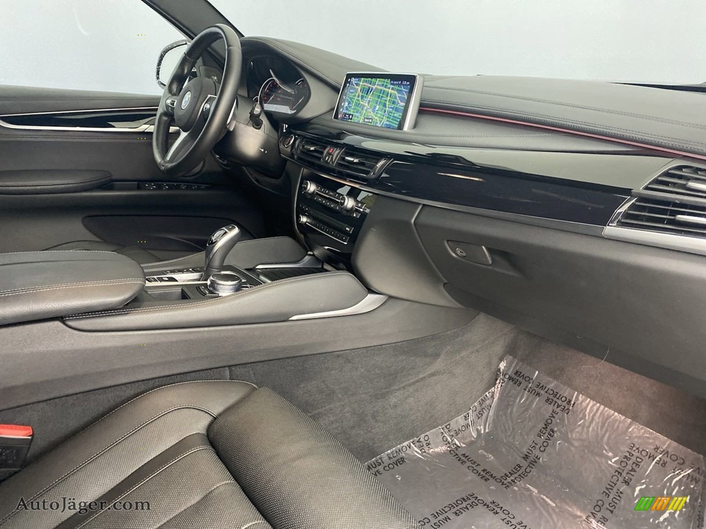 2019 X6 xDrive50i - Space Gray Metallic / Black photo #32
