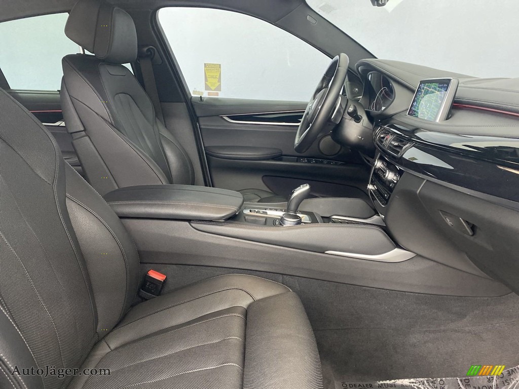 2019 X6 xDrive50i - Space Gray Metallic / Black photo #33