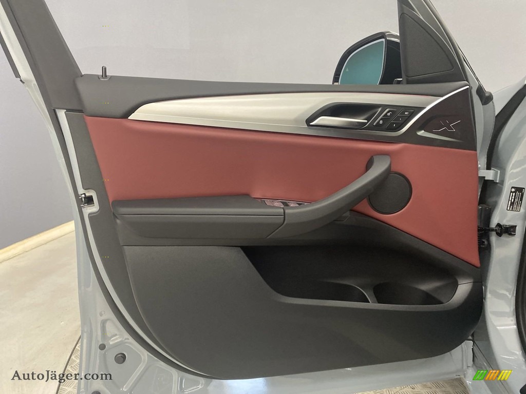 2022 X3 sDrive30i - Brooklyn Grey Metallic / Tacora Red photo #10