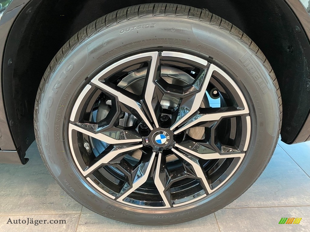 2022 X3 xDrive30i - Black Sapphire Metallic / Tacora Red photo #3