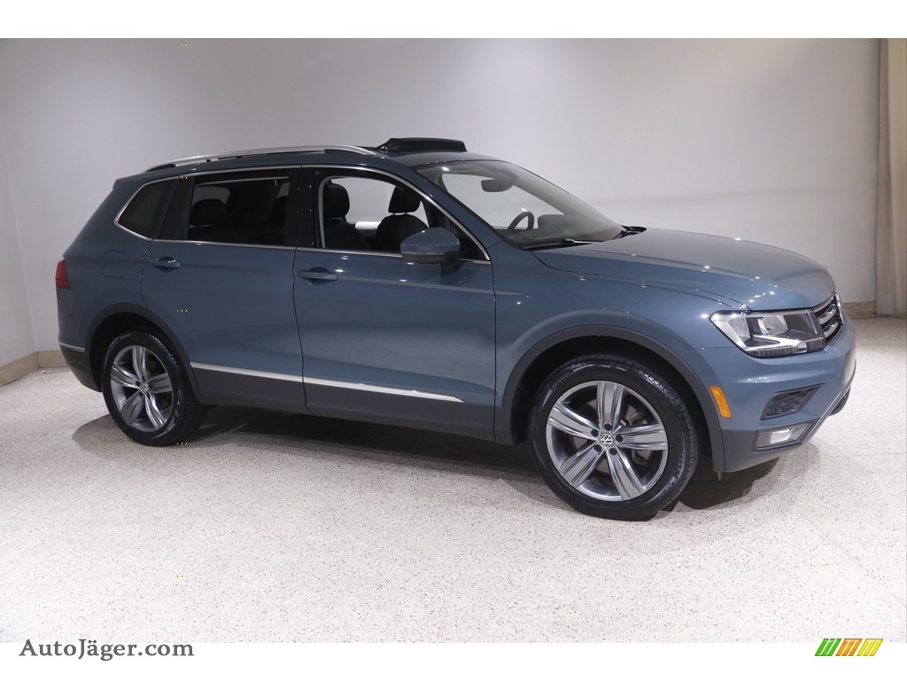 Blue Silk Metallic / Titan Black Volkswagen Tiguan SE 4MOTION