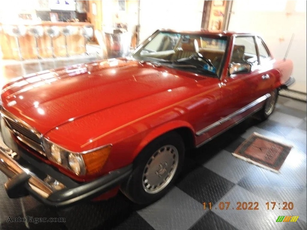 Signal Red / Palomino Mercedes-Benz SL Class 560 SL Roadster