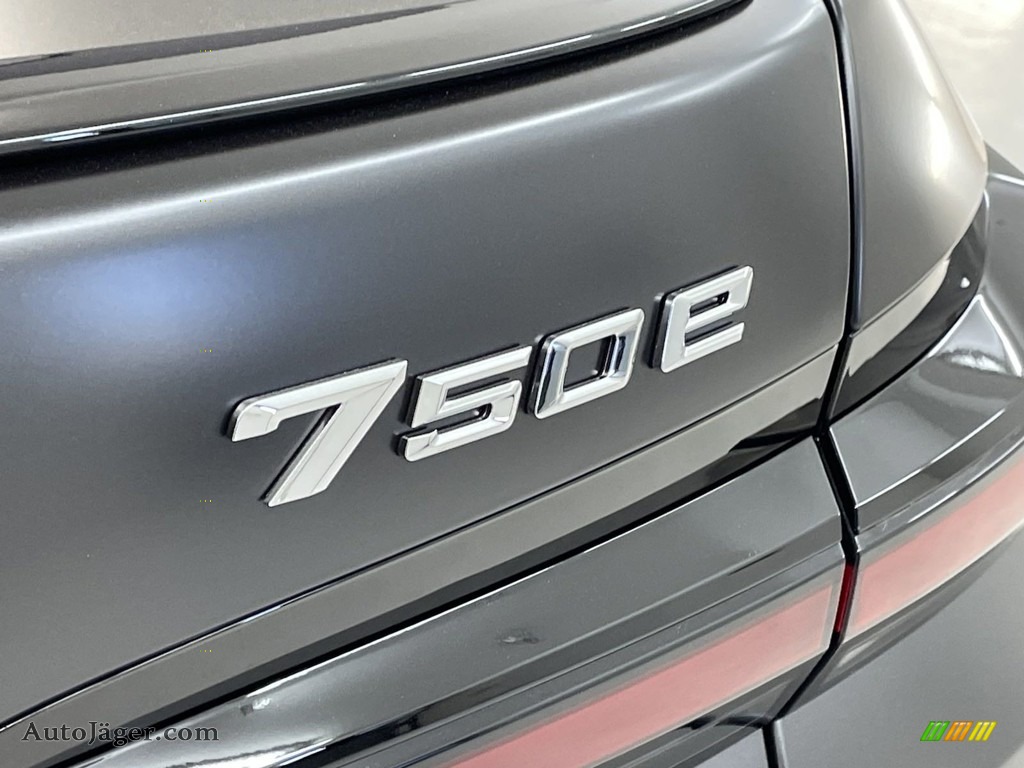 2024 7 Series 750e xDrive Sedan - Frozen Deep Gray / Amarone photo #8