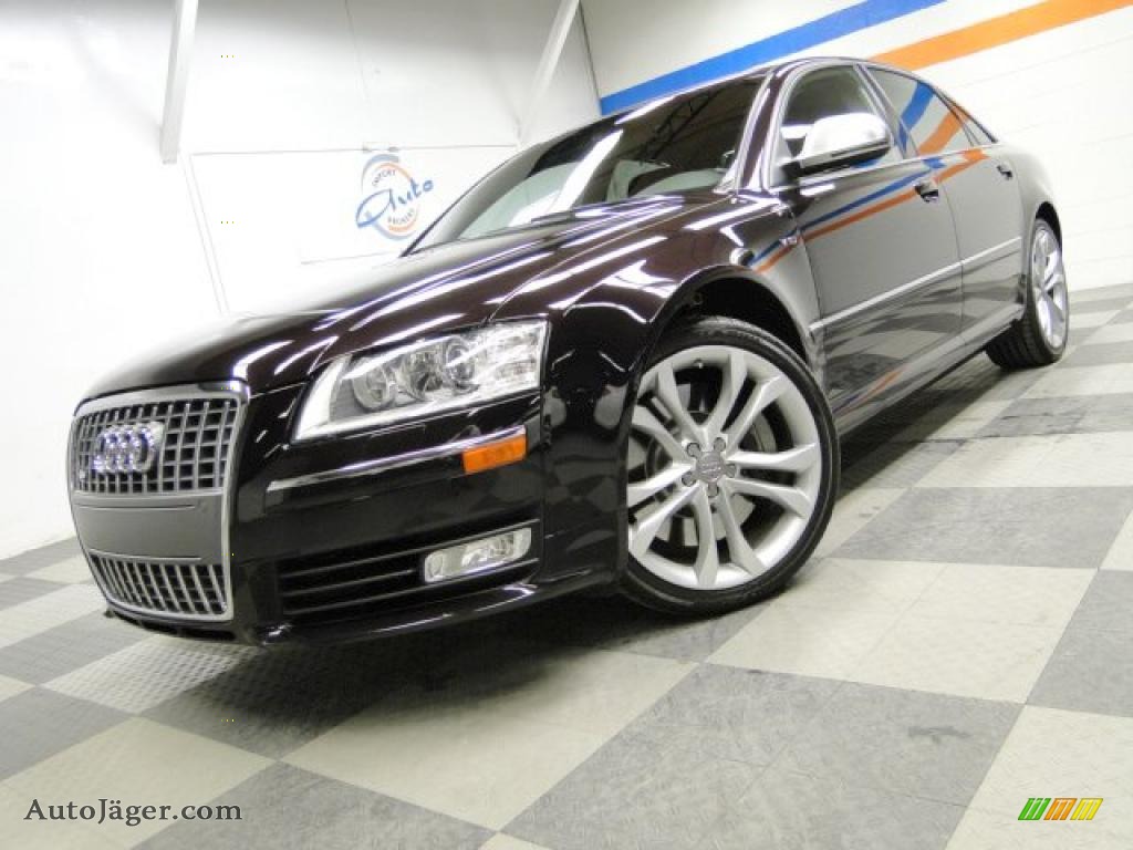 2012 Audi S8 Sonorous & Smooth