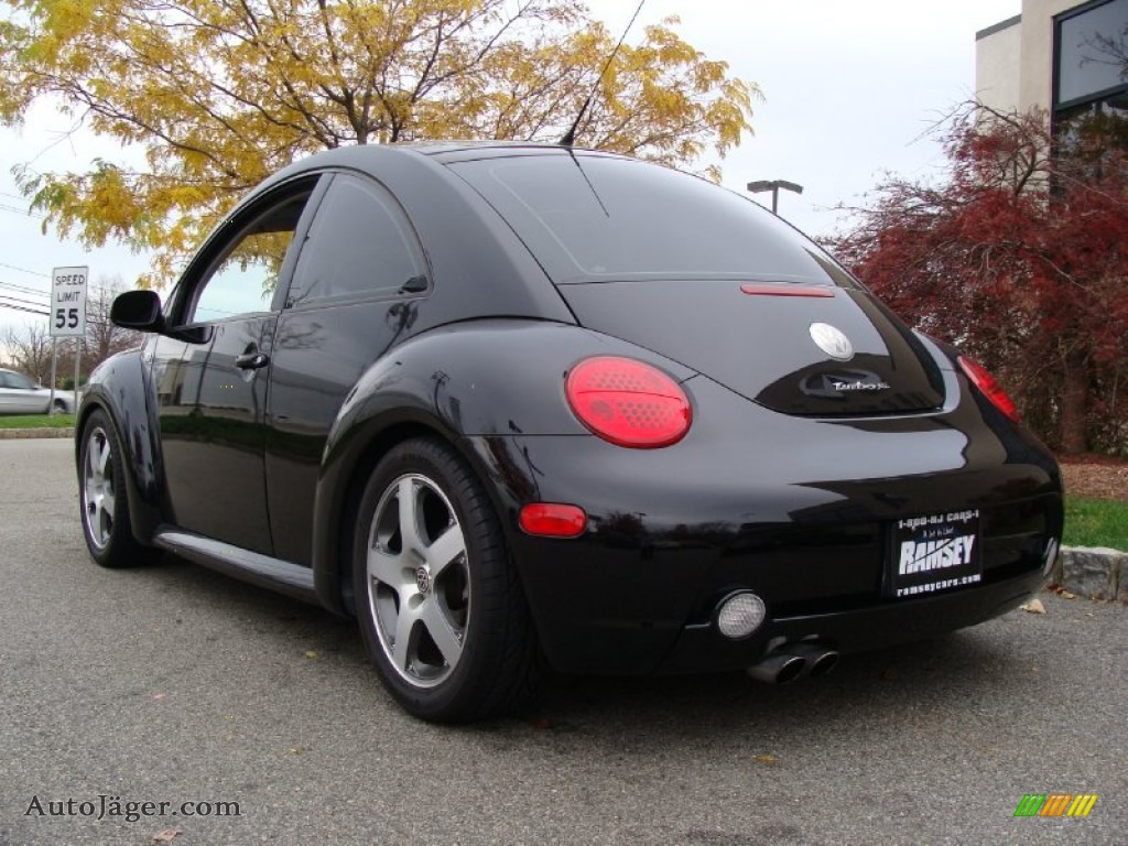 Volkswagen New Beetle черный