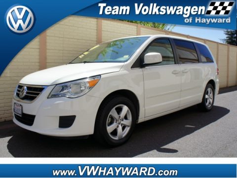 Calla Lilly White 2009 Volkswagen Routan SE