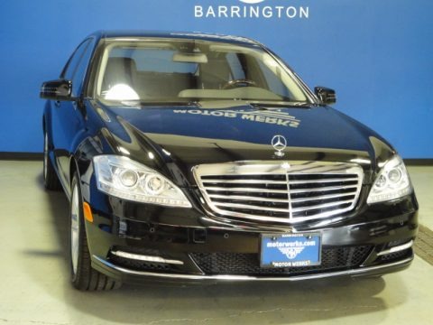 Black 2010 Mercedes-Benz S 550 4Matic Sedan Black 2010 Mercedes-Benz S 550 4Matic Sedan