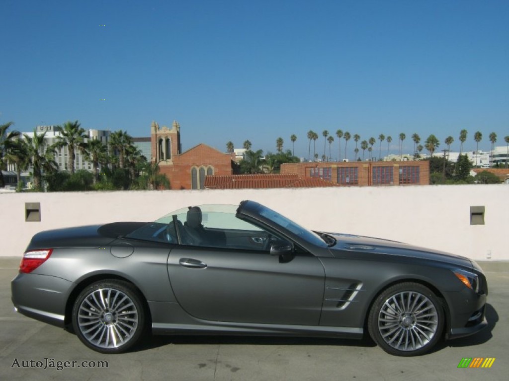 dark grey 550