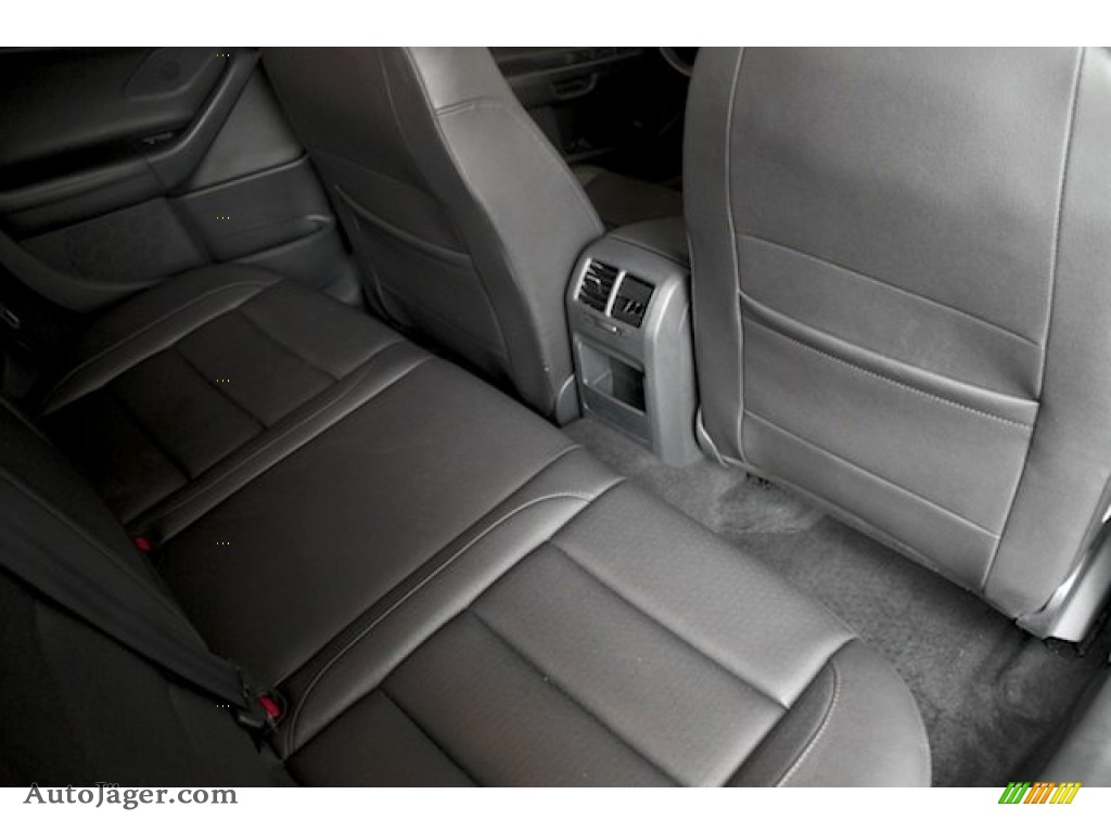 2010 Jetta SE Sedan - Platinum Grey Metallic / Titan Black photo #20