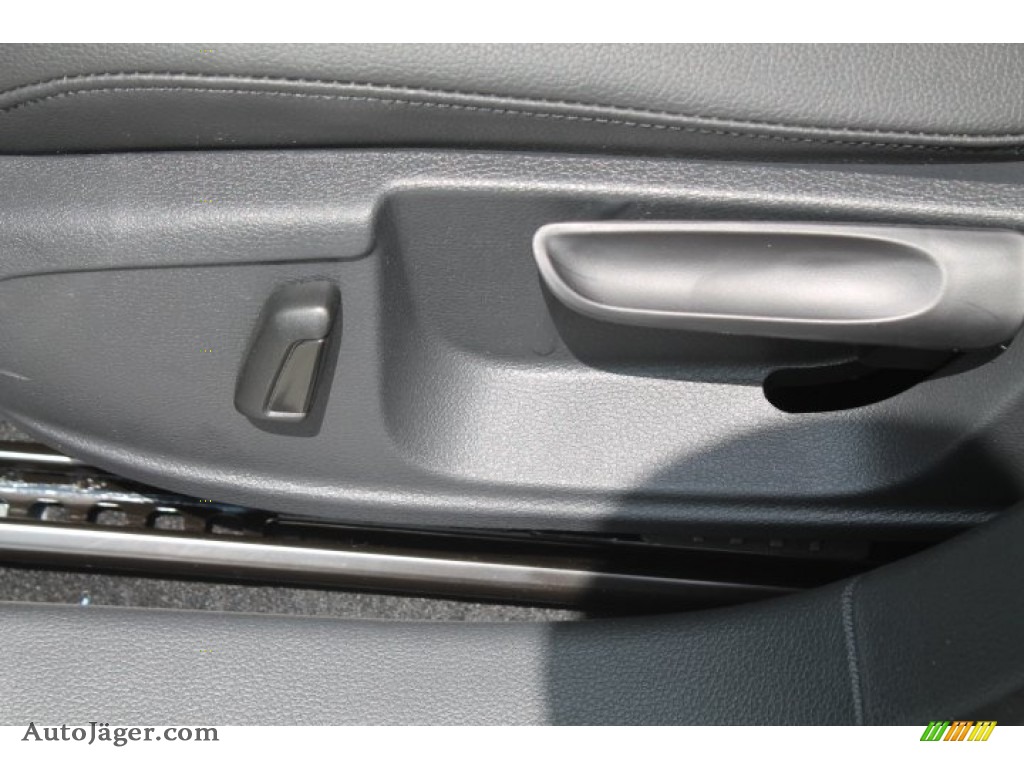 2014 Jetta SE Sedan - Platinum Gray Metallic / Titan Black photo #10