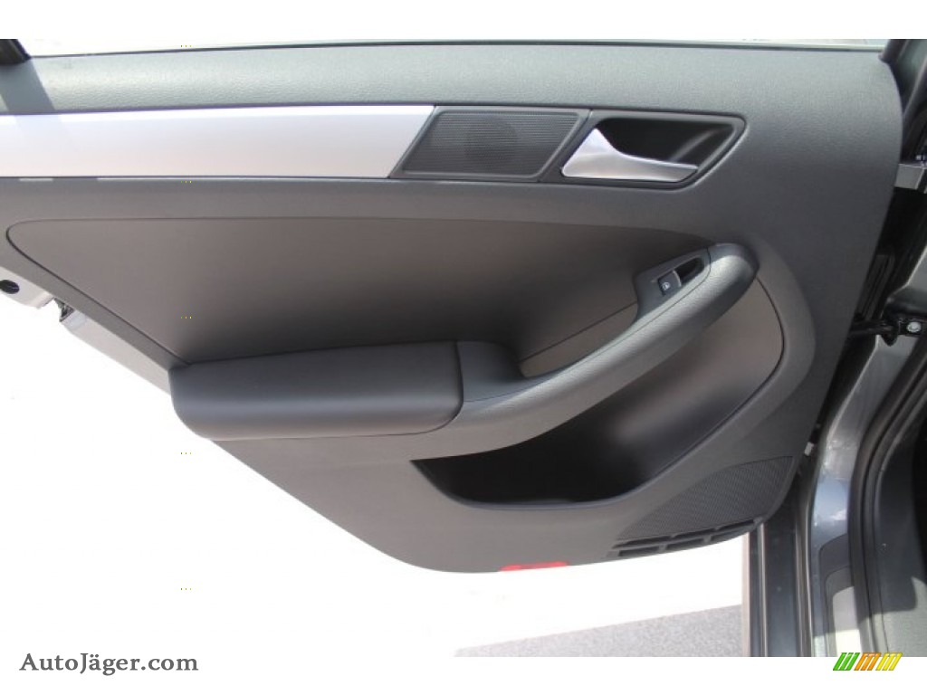 2014 Jetta SE Sedan - Platinum Gray Metallic / Titan Black photo #21