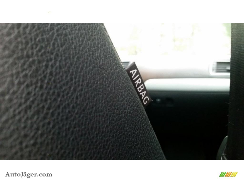 2012 Jetta TDI Sedan - Reflex Silver Metallic / Titan Black photo #15