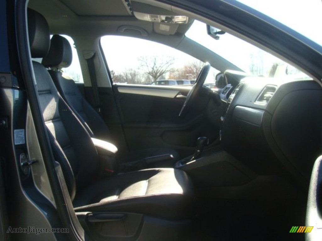 2011 Jetta SEL Sedan - Platinum Gray Metallic / Titan Black photo #15